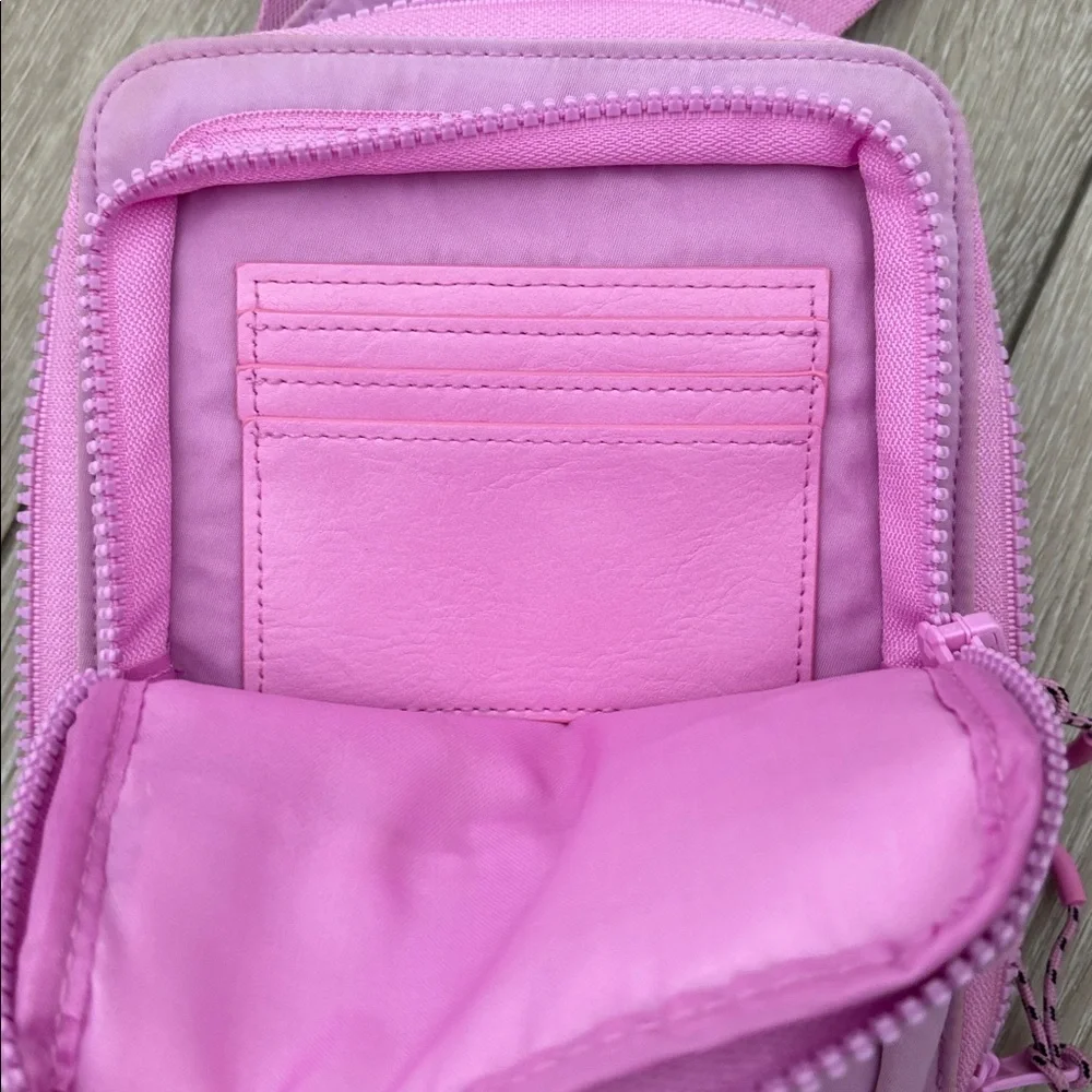 Beis 2025 Stagecoach sport sling bag